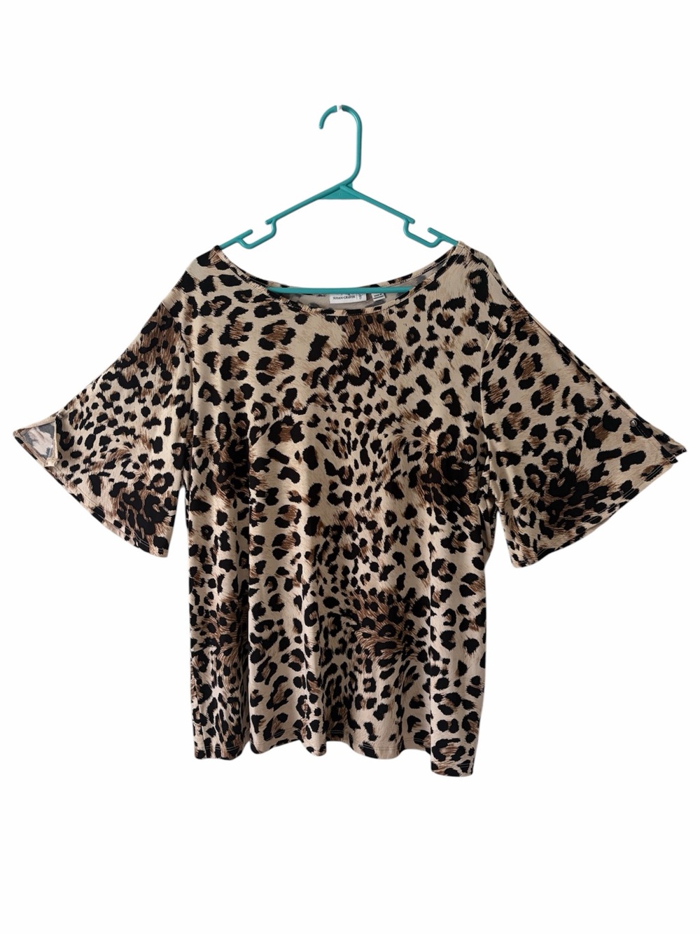 Susan Graver Liquid Knit  Leopard Print Relaxed short sleeves Blouse/Top; 1X